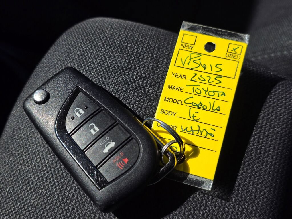 Used 2025 Toyota Corolla LE FWD image 32