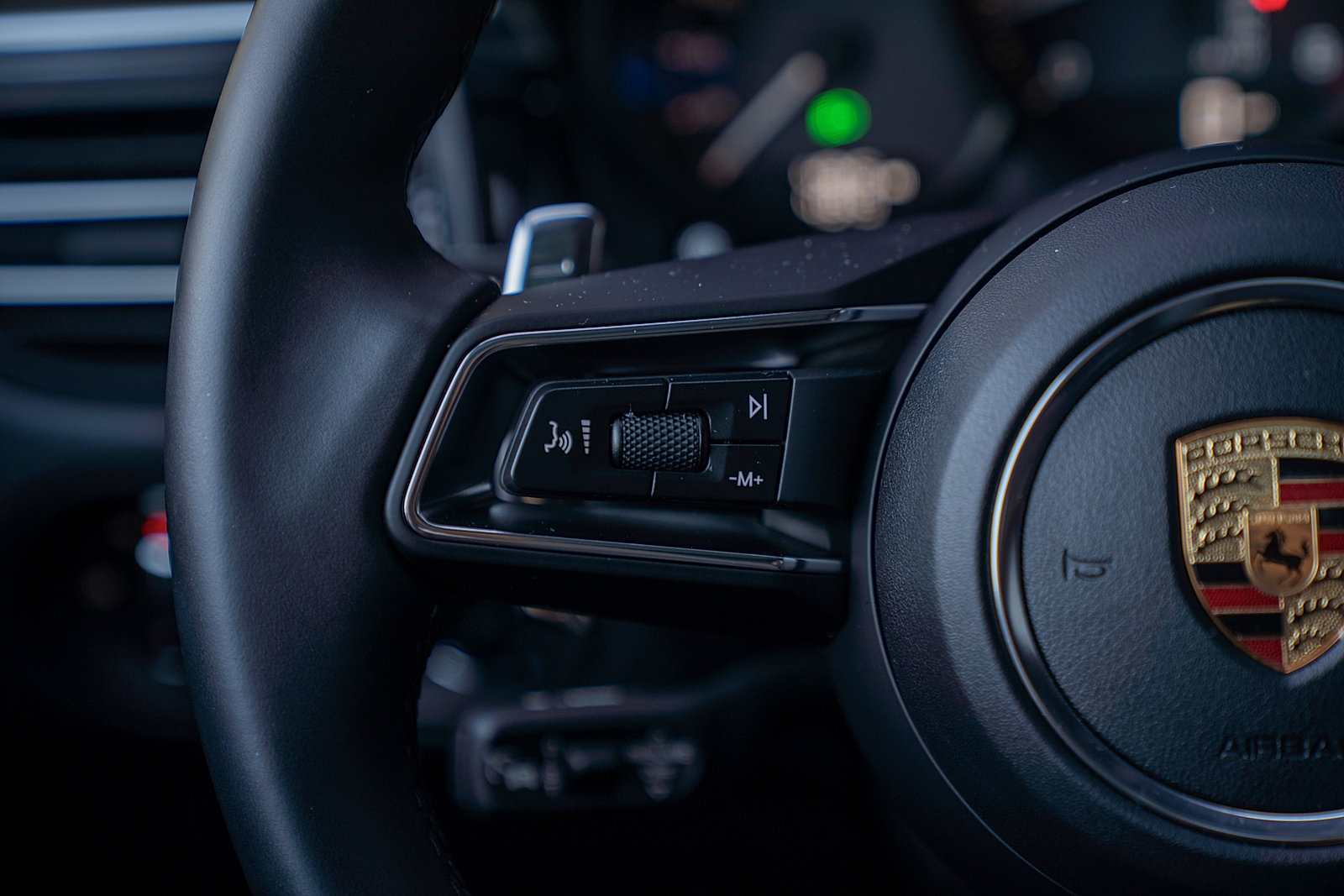 Certified 2026 Porsche Macan AWD/4WD image 7