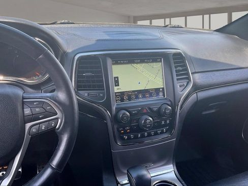 Used 2018 Jeep Grand Cherokee High Altitude RWD image 9