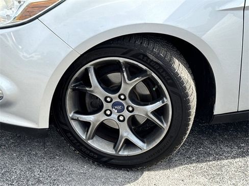 Used 2014 Ford Focus SE w/ Equipment Group 201A image 28