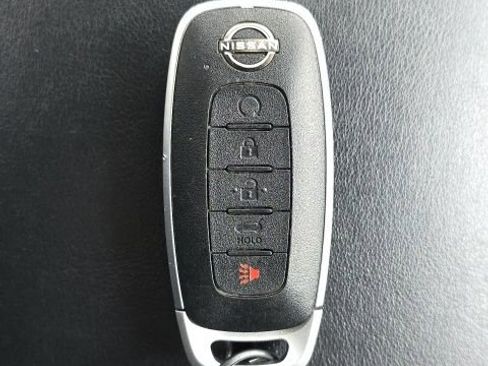 Used 2024 Nissan Rogue SV image 26