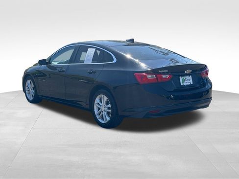 Used 2018 Chevrolet Malibu LT w/ Leather Package FWD image 6