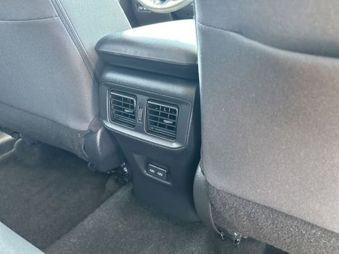 Used 2025 Toyota RAV4 XLE AWD/4WD image 45