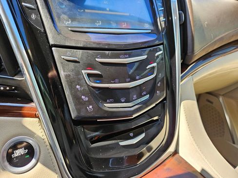 Used 2015 Cadillac Escalade Luxury image 5