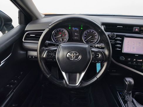 Used 2020 Toyota Camry SE image 20