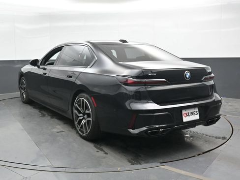 Used 2024 BMW 760i xDrive w/ Executive Package AWD/4WD image 10