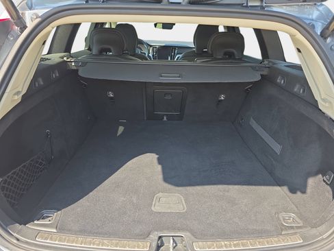 Used 2020 Volvo V60 T5 Cross Country AWD/4WD image 12