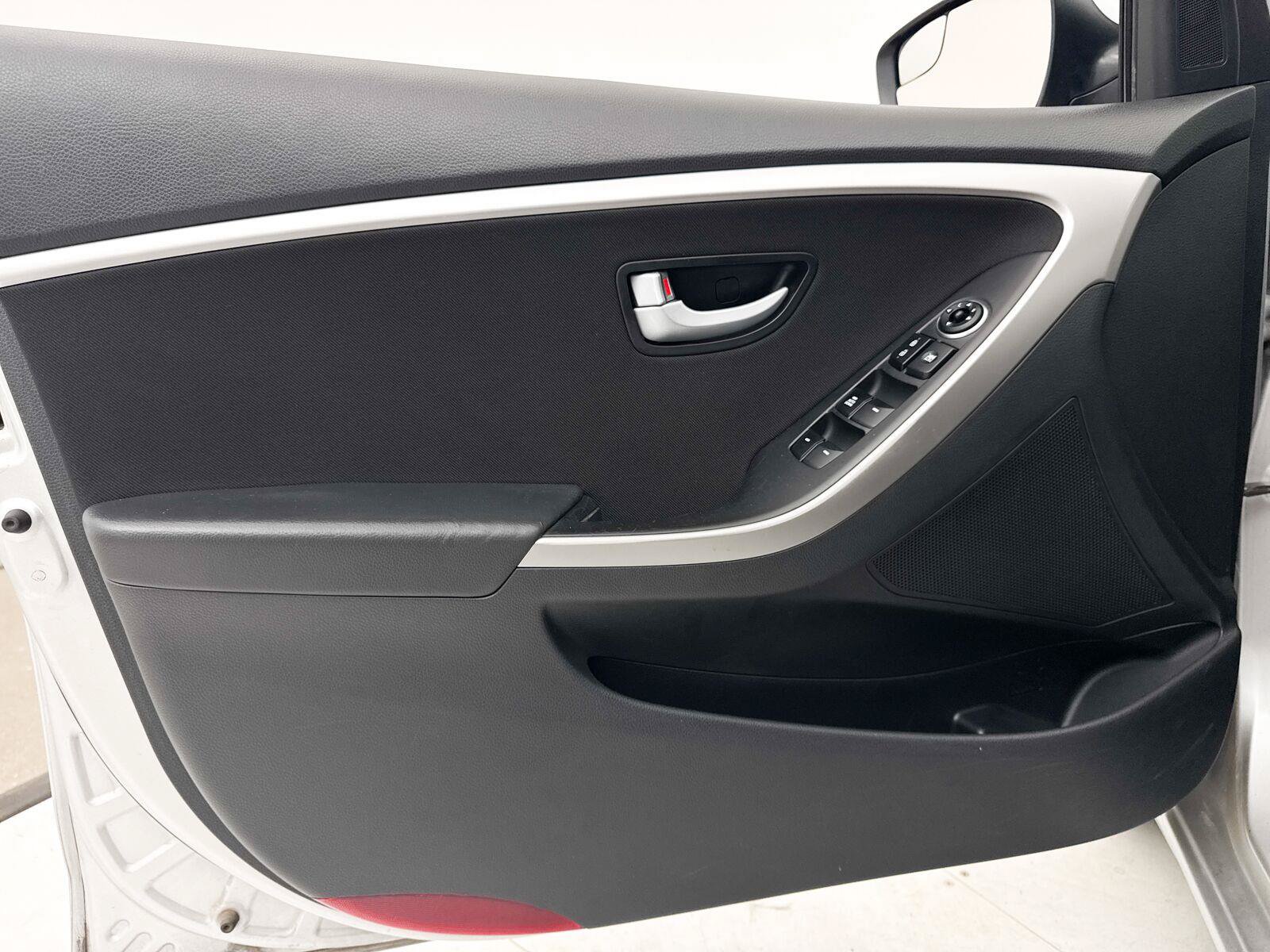 Used 2014 Hyundai Elantra GT FWD image 18