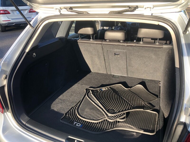Used 2011 Volkswagen Jetta TDI FWD image 7