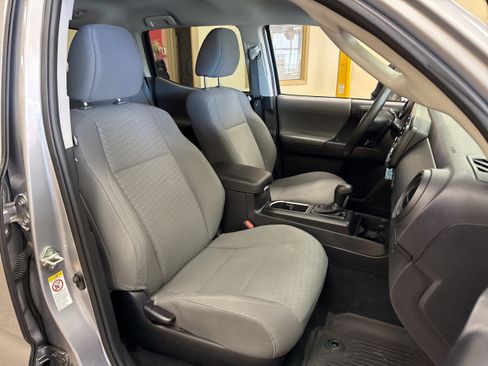Used 2020 Toyota Tacoma SR image 15