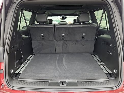 New 2024 Jeep Wagoneer L 4WD w/ Premium Group I image 10