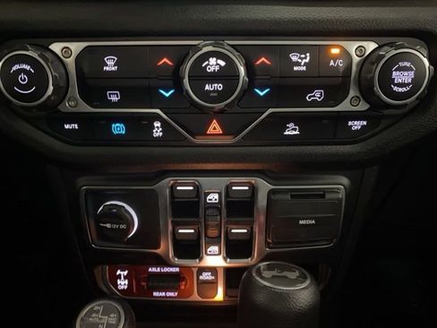 Used 2024 Jeep Wrangler Unlimited image 52