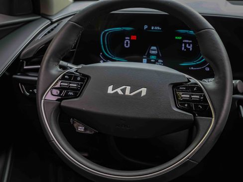 Certified 2025 Kia Niro EX w/ EX Cold Weather Package FWD image 23