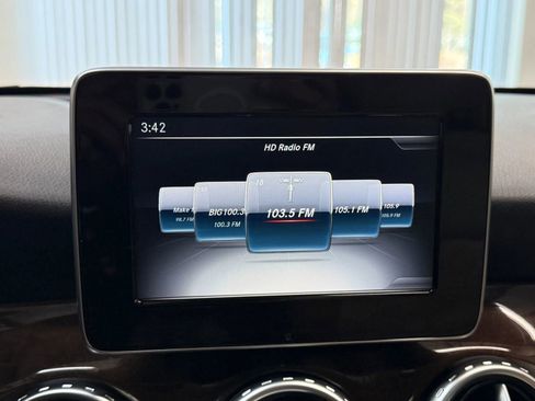 Used 2017 Mercedes-Benz GLA 250 image 33