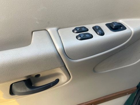 Used 2008 Ford E-150 and Econoline 150 image 6