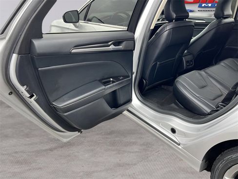 Used 2019 Ford Fusion Titanium image 19