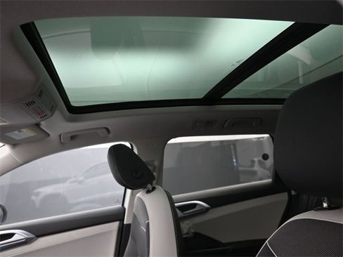 New 2025 Volkswagen Taos SE image 23