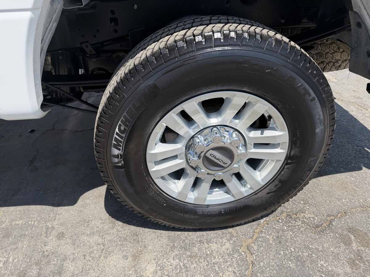 Used 2017 Ford F250 XLT w/ XLT Value Package AWD/4WD image 16