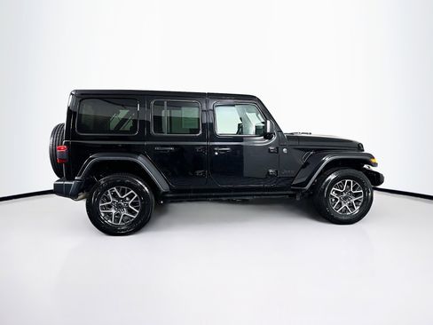 Used 2025 Jeep Wrangler Unlimited Sahara AWD/4WD image 10