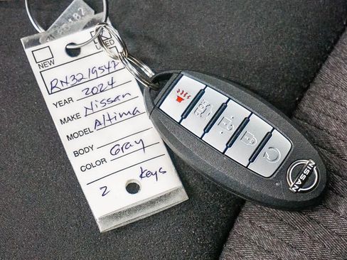 Used 2024 Nissan Altima 2.5 SV image 29