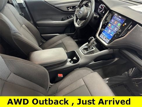 Used 2022 Subaru Outback Premium image 8