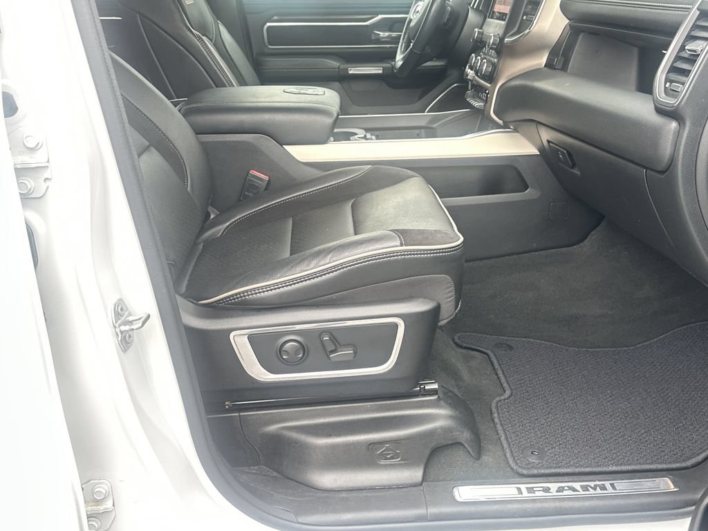 Used 2022 RAM 1500 Laramie AWD/4WD image 13