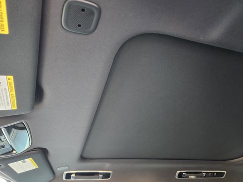 New 2025 Land Rover Range Rover SE image 25