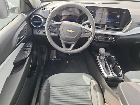 New 2026 Chevrolet Trax LT image 17