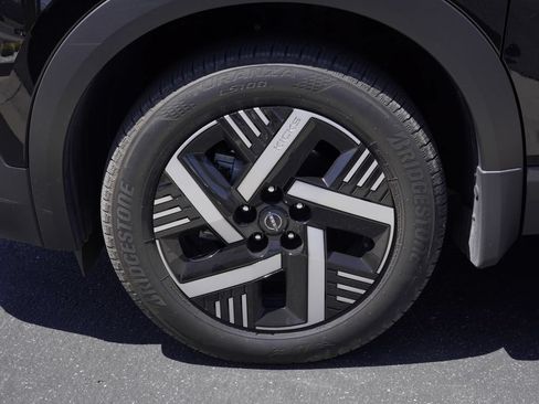 Used 2025 Nissan Kicks SV FWD image 7