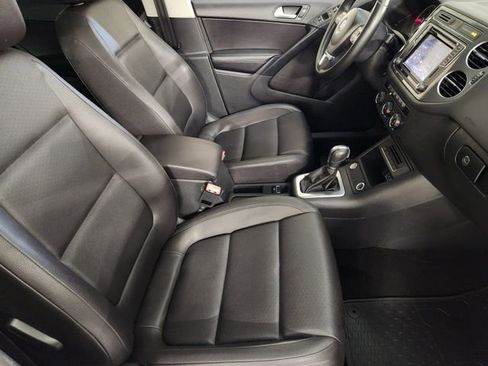 Used 2016 Volkswagen Tiguan SE FWD image 3