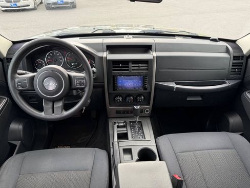 Used 2012 Jeep Liberty Sport AWD/4WD image 16
