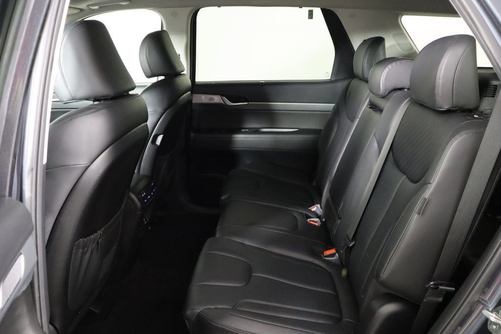 Used 2024 Hyundai Palisade SEL FWD image 16