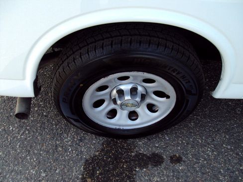 Used 2013 Chevrolet Express 1500 LS image 30