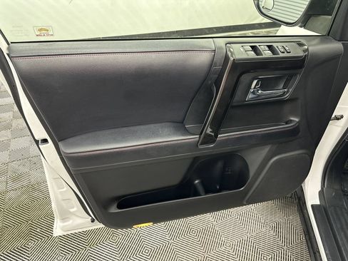 Used 2019 Toyota 4Runner TRD Off-Road Premium AWD/4WD image 11