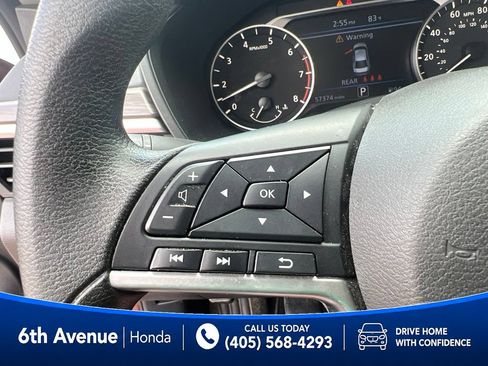 Used 2024 Nissan Altima 2.5 SV FWD image 30