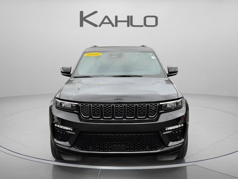 Certified 2025 Jeep Grand Cherokee Summit w/ Adv Protech Group IV AWD/4WD image 8