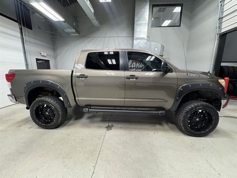 Used 2013 Toyota Tundra 4x4 CrewMax image 8