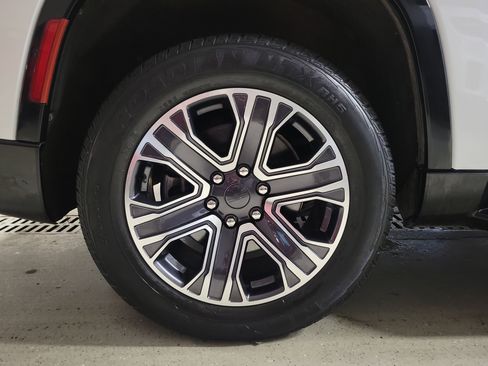 Used 2023 Jeep Wagoneer Series II image 6