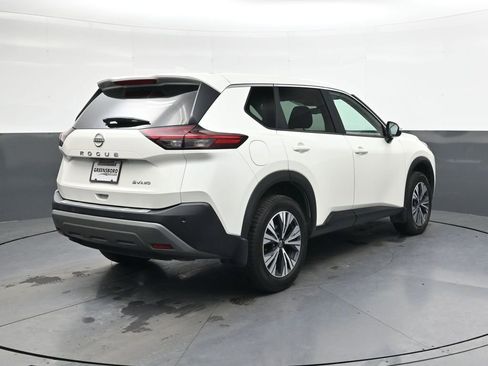 Used 2022 Nissan Rogue SV image 4