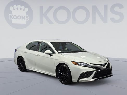 Used 2023 Toyota Camry XSE image 10