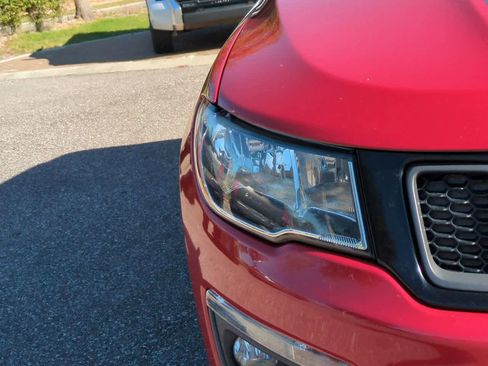 Used 2020 Jeep Compass Trailhawk image 10