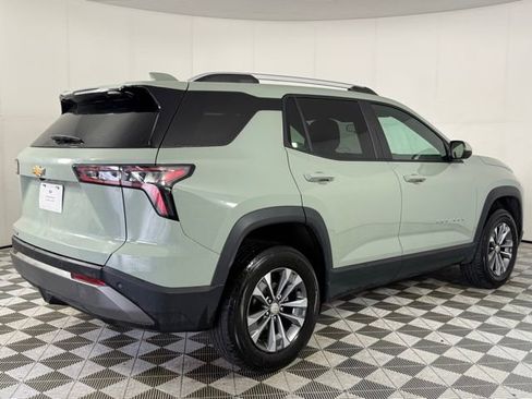 Used 2025 Chevrolet Equinox LT w/ Convenience Package II image 5