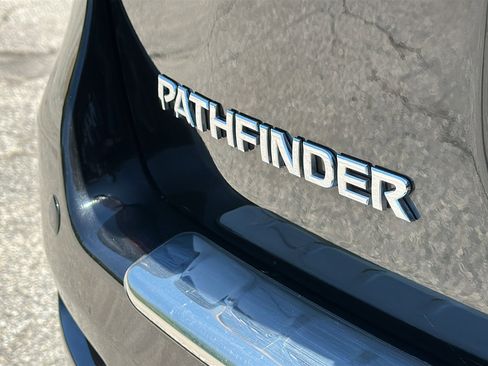Used 2015 Nissan Pathfinder SL w/ SL Premium Package AWD/4WD image 10