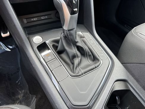 Used 2023 Volkswagen Tiguan SE R-Line image 53