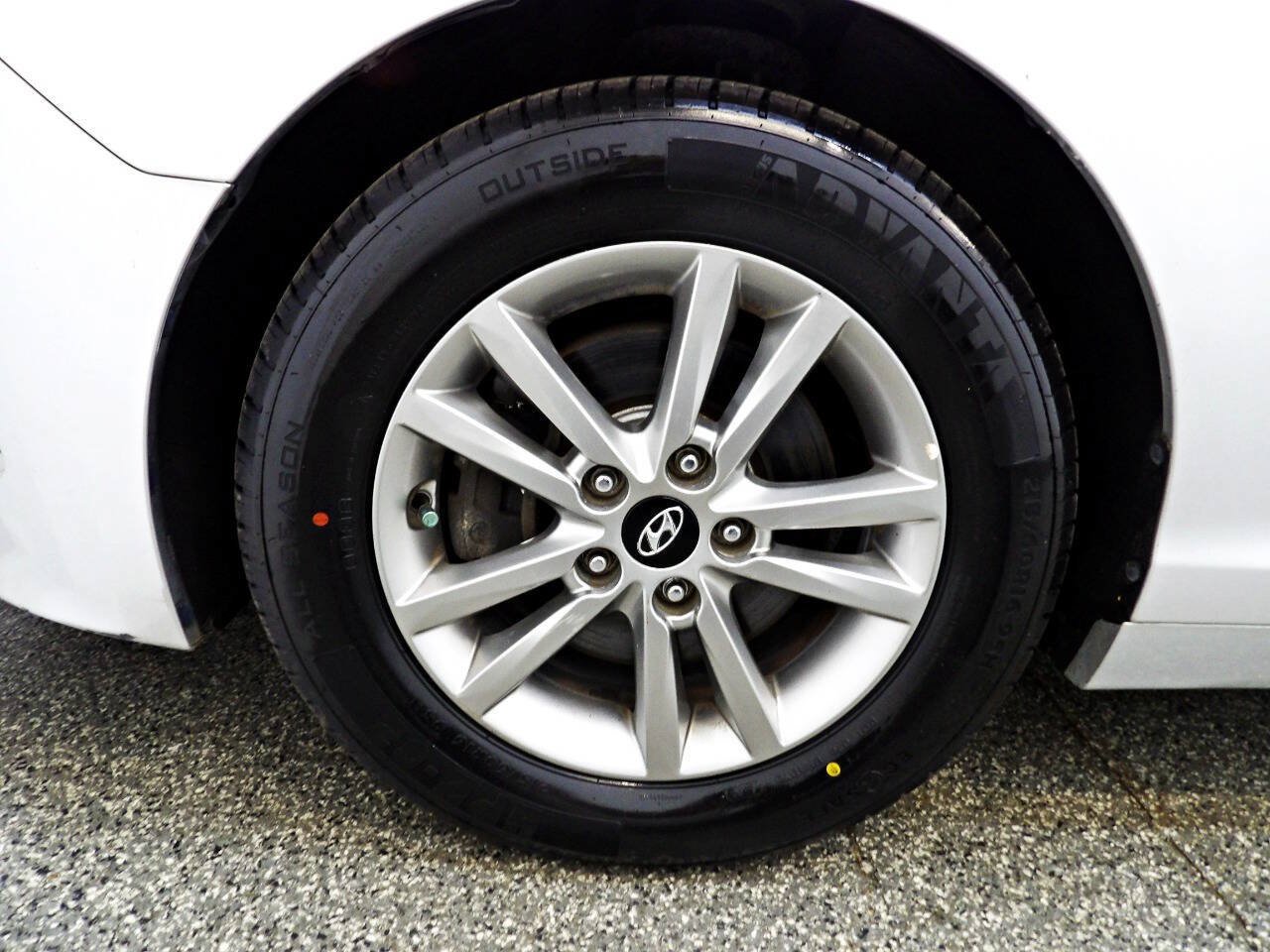 Used 2017 Hyundai Sonata SE FWD image 17