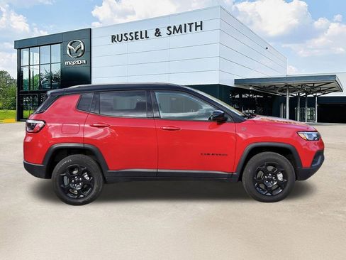 Used 2023 Jeep Compass Trailhawk image 3