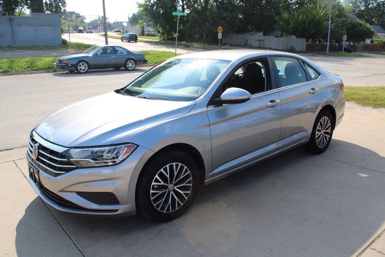 Used 2021 Volkswagen Jetta R-Line FWD image 4