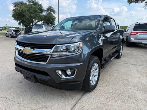 Used 2016 Chevrolet Colorado LT w/ LT Convenience Package RWD image 3
