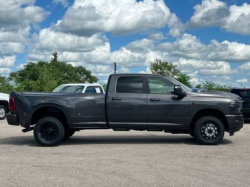 Used 2026 RAM 3500 Laramie w/ Night Edition AWD/4WD image 42
