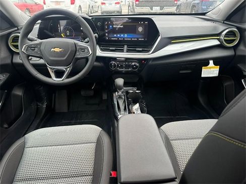 New 2026 Chevrolet Trax LT w/ Sunroof Package image 6